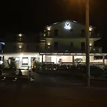Victoria Hotel 3*