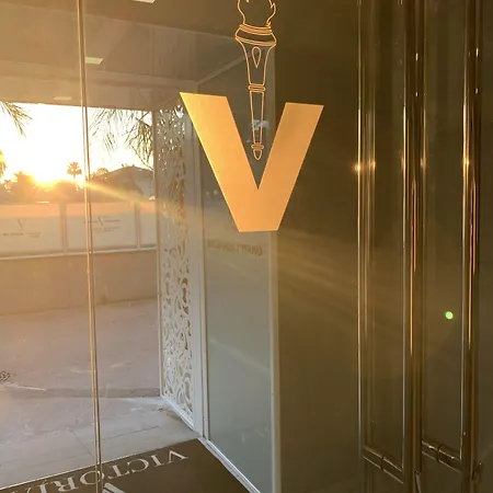 Victoria 포밀리아노 다르코