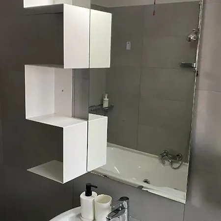 Victoria Hotel 3*