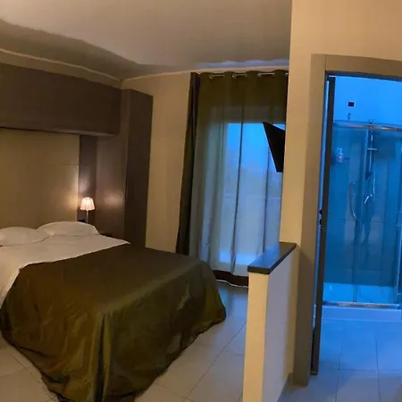 Victoria Hotel 3*