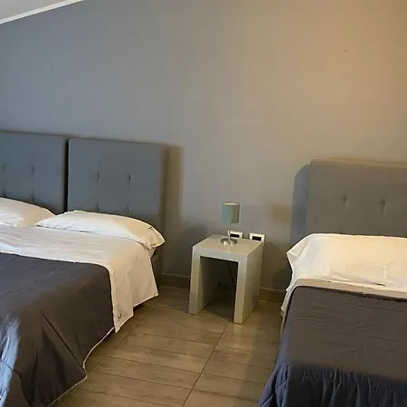 Victoria Hotel 3*